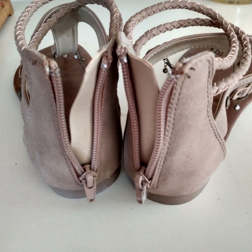 Ladies sandles